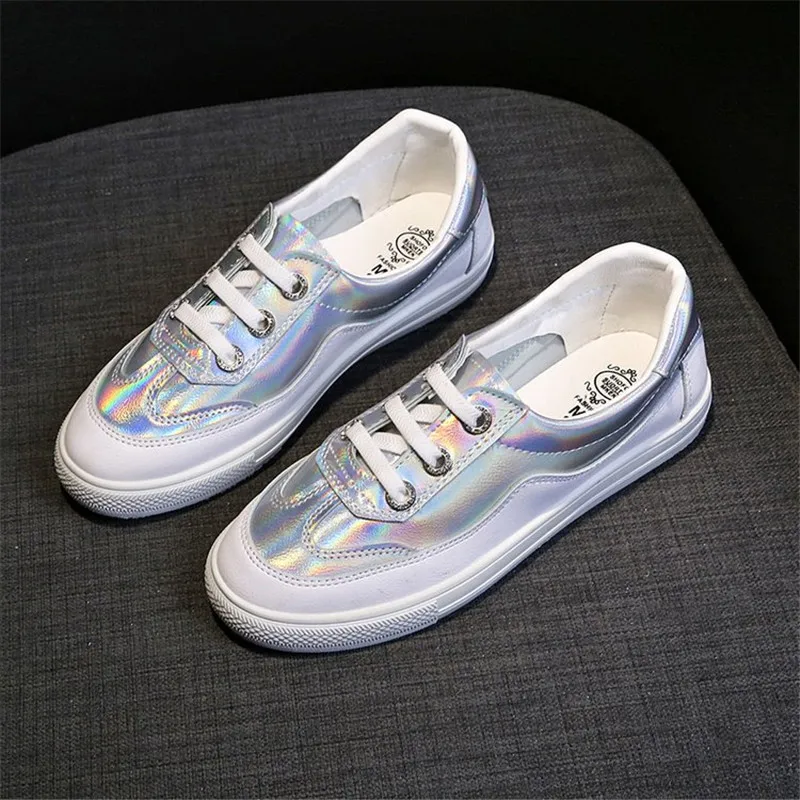 Модная женская кожаная обувь новинка милая повседневная на платформе из