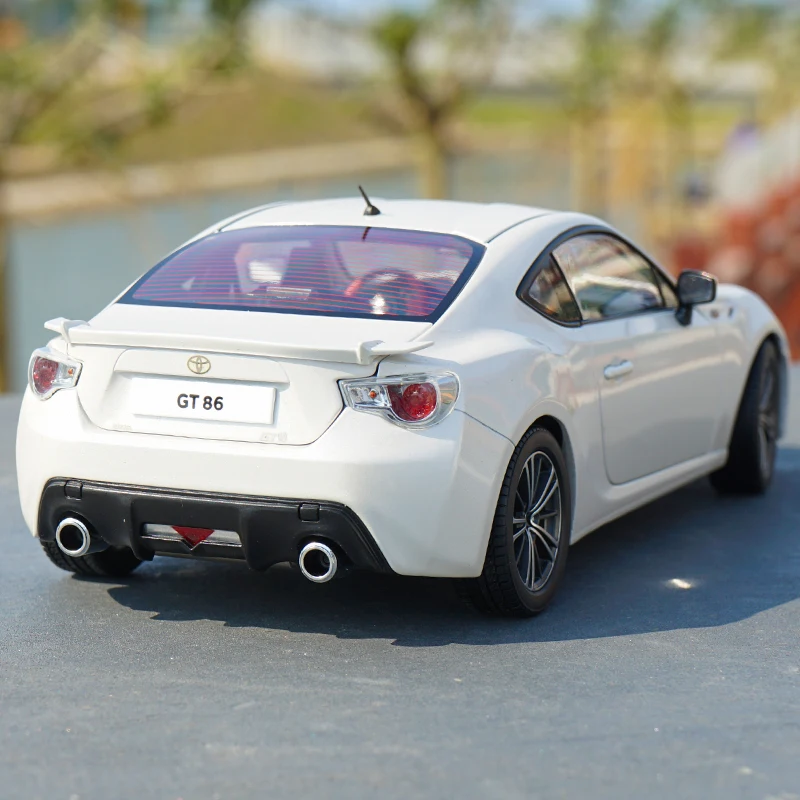1/18 TOYOTA GT86 гоночный автомобиль литые модели автомобилей игрушки для мальчиков и