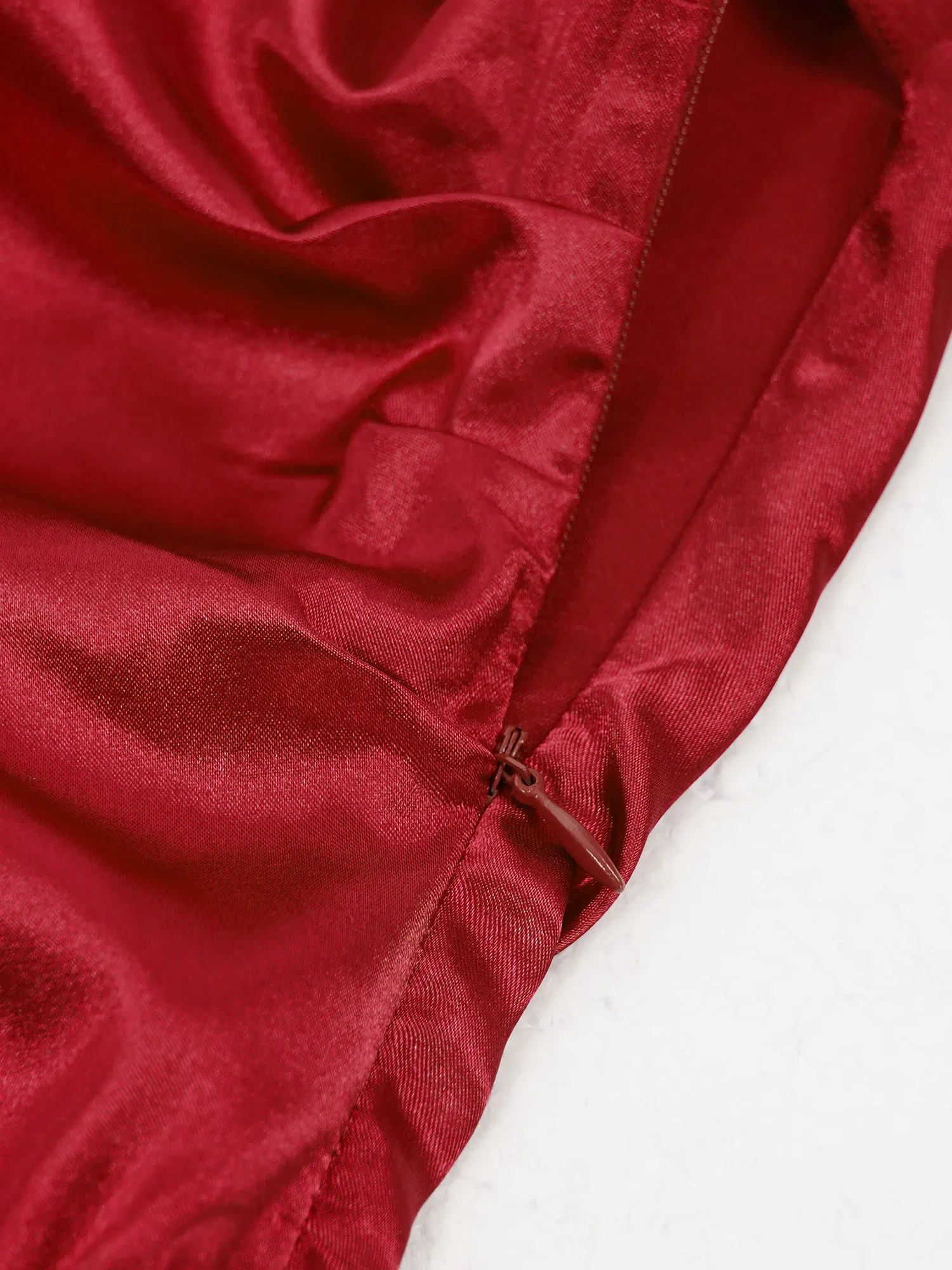 Для женщин платье на одно плечо с длинными рукавами сатиновый костюм