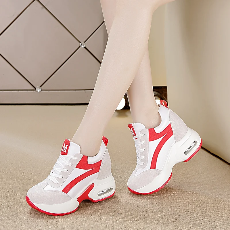 Женские кроссовки на платформе 8 см Белые Повседневные танкетке высоком каблуке