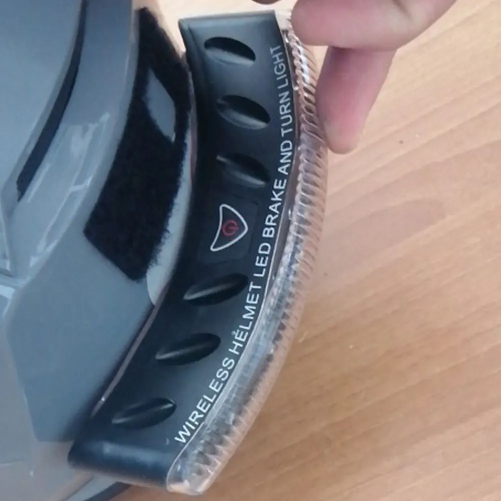 

Universal Motorcycle 8 LED 2.4G Wireless Moto Brake Turn Signal Light Warning Light Helmet Lamp Accessories