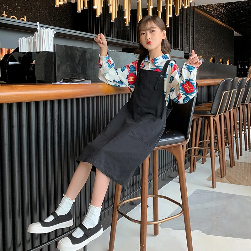 

Комплекты одежды для девочек коллекция 2023 года, модная рубашка с длинными рукавами для больших детей юбка на подтяжках комплекты из 2 предметов Детская осенняя одежда в Корейском стиле для девочек