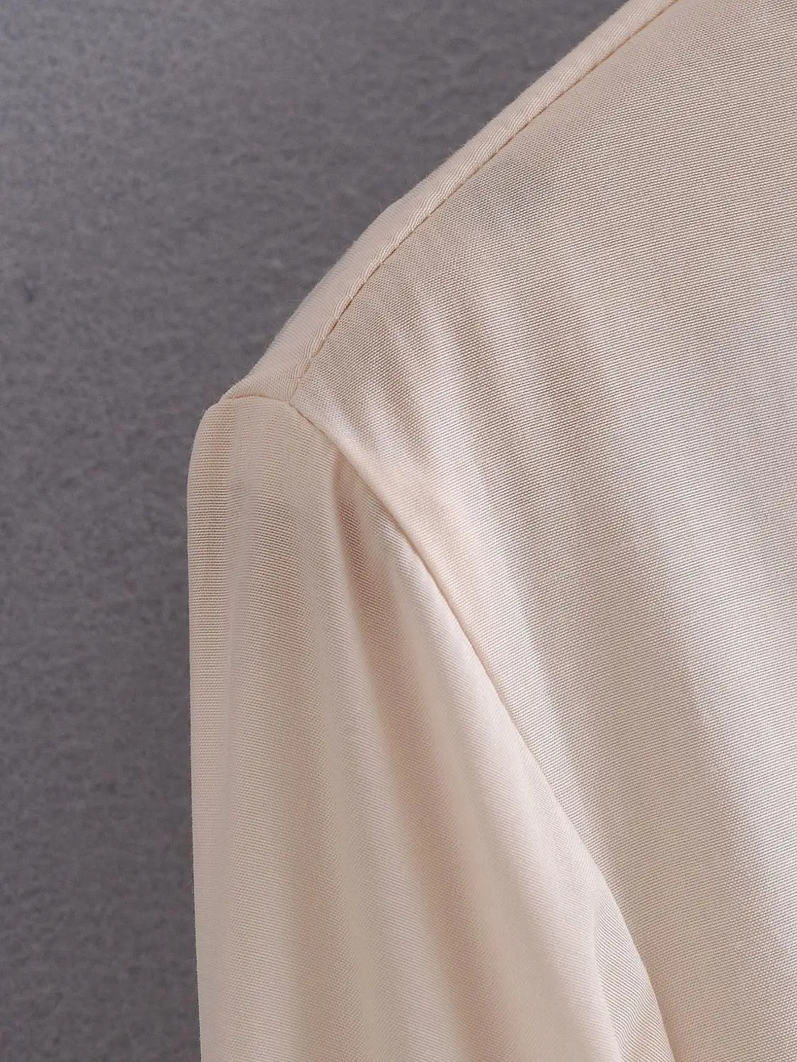 

2021 autumn and winter ladies shirt button decoration chiffon lapel elegant temperament party Christmas long-sleeved cotton top
