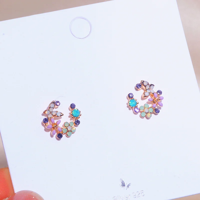 Женские серьги гвоздики с цветком и кристаллами элегантные вечерние в Корейском