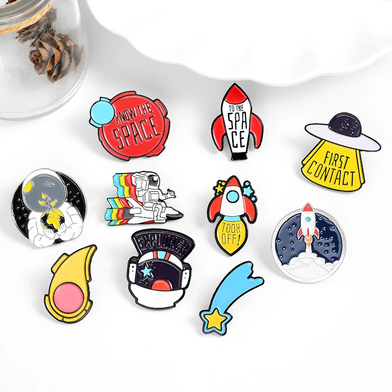 

Первый контакт, чтобы узнать пространство Творческий брошка мультфильм cut pin космический корабль НЛО астронавт значок эмаль детские ювелир...