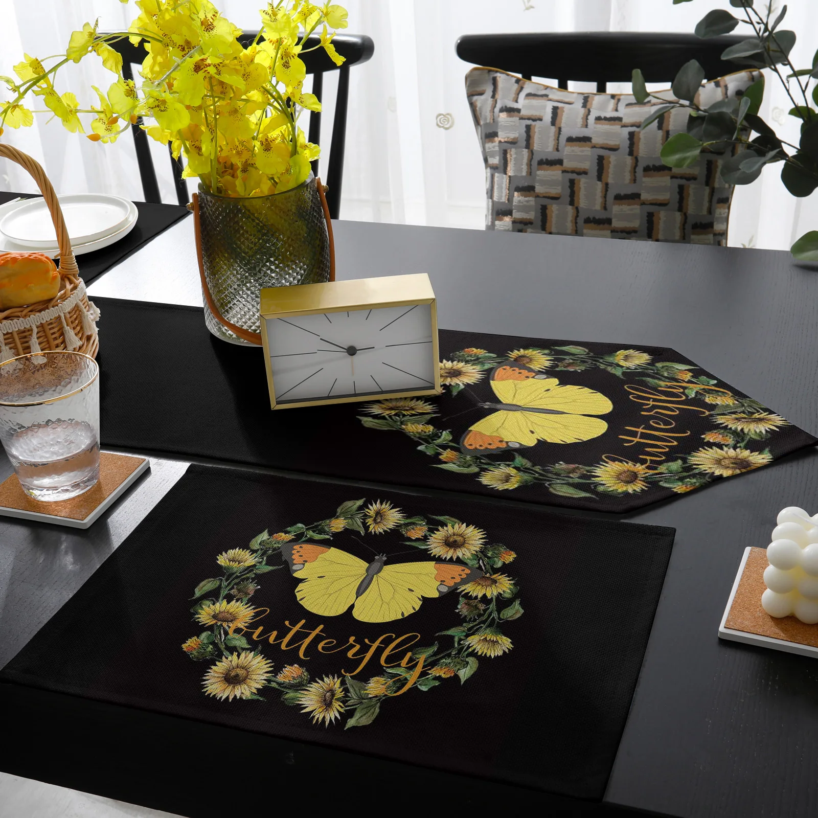 Бабочка венок из подсолнухов черный стол бегун и набор столовых ковриков