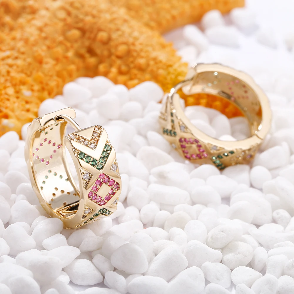 

Top Quality CZ Hoop Earrings for Woman Brand Micro Paved Rainbow Crystal Female Jewelry Accessories Fashion Jewelry Buckle