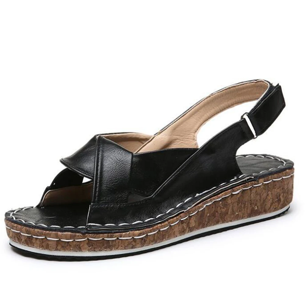 Женские босоножки с ремешком и открытым носком на плоской подошве | Обувь