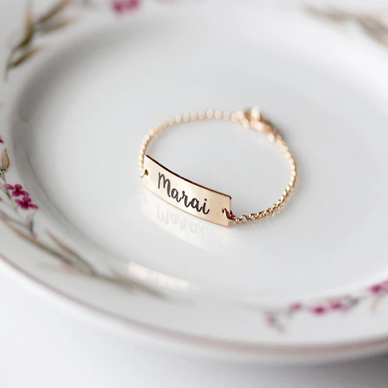 Браслет с именем ребенка изготовленный на заказ цепочка из нержавеющей стали