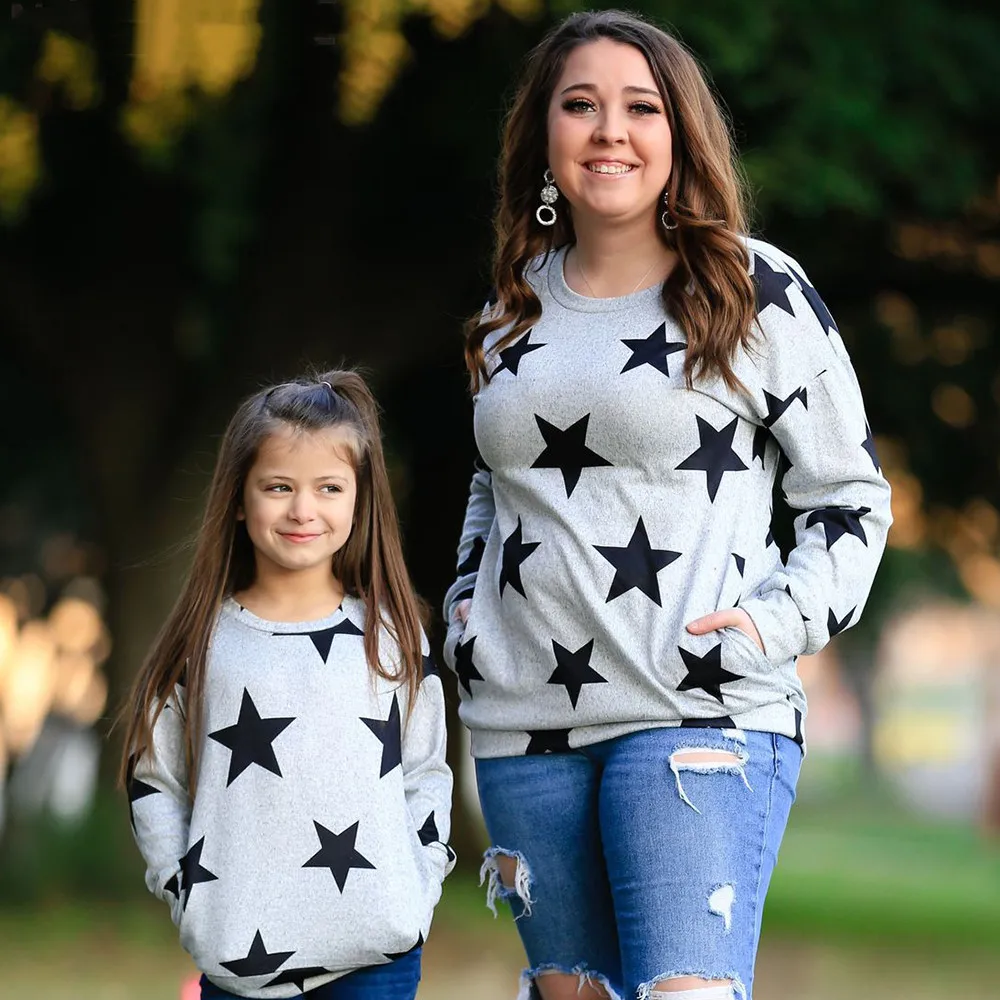 

Autumn Family Matching Clothes Gray Star Printed Mother Kids Tops Fashion Mommy and Me Matching Long-sleeve Clothes Family Look
