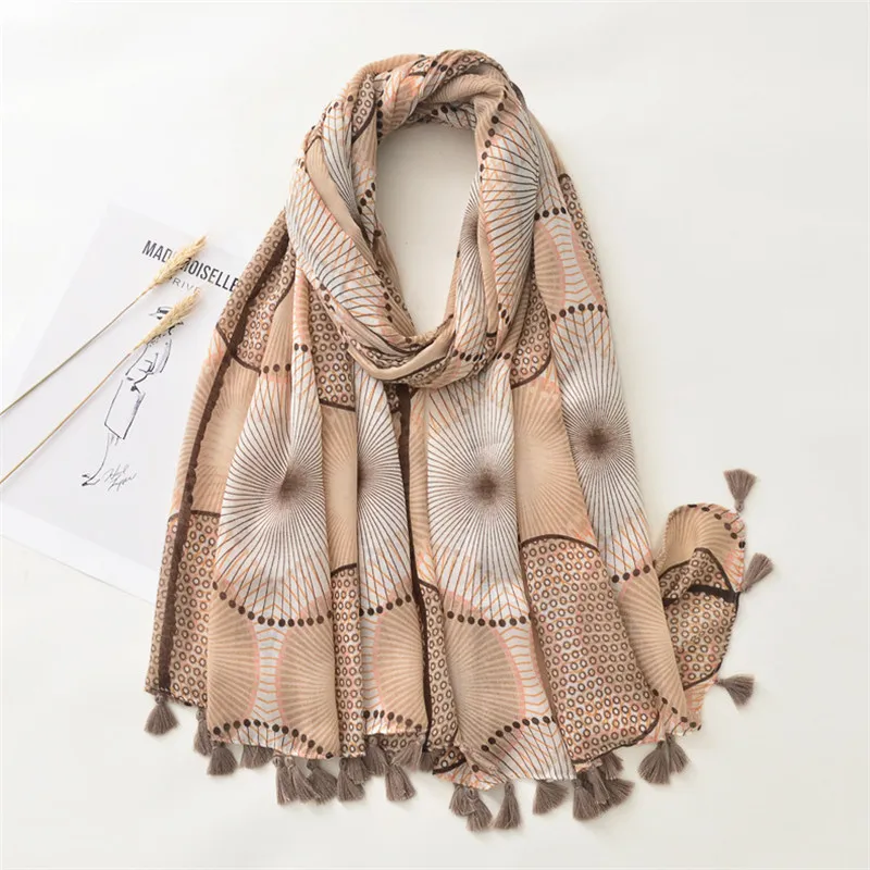 

2021 Design Women Viscose Scarf Aztec Bohemia Circle Tassel Shawl Spring Autumn Warm Wrap Hijabs Lady Pashmina Foulards Bandana