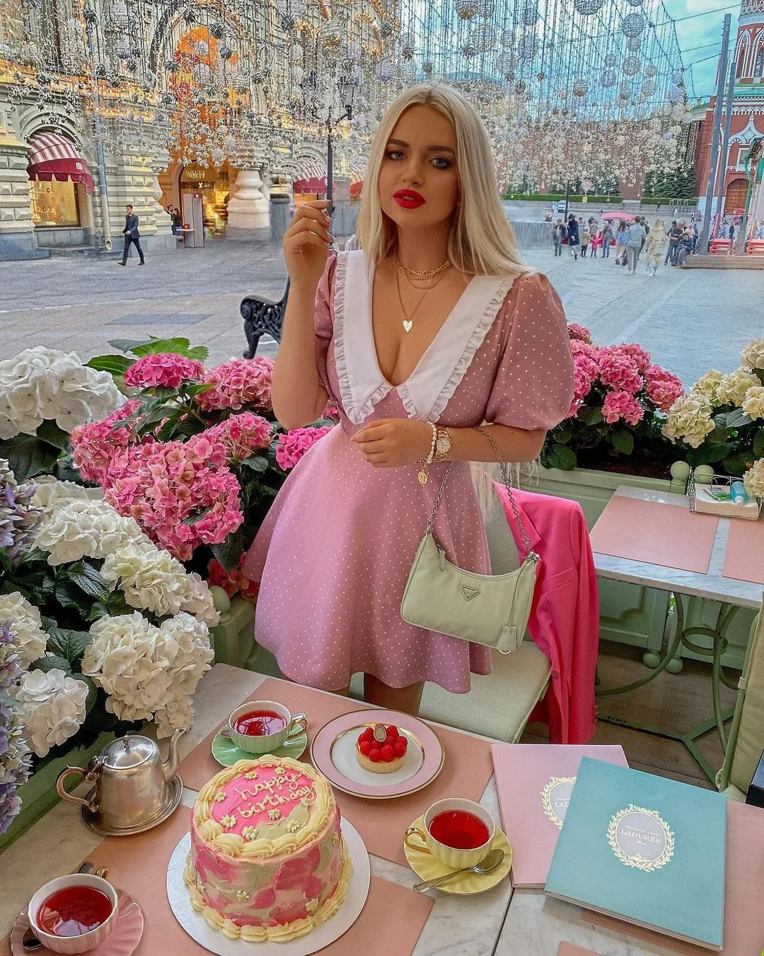 

22021 Summer New Pop Fashion Sexy Retro V-shaped Doll Collar Wave Point Bubble Sleeve Short Skirt A-shaped Skirt Dress
