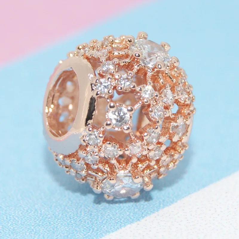 Новинка бусины-подвески из серебра со сверкающими сердечками лепестками