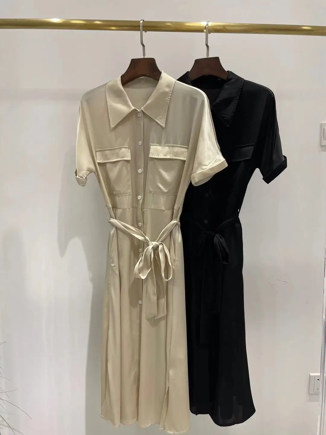

2021 Summer Fashion Silk Dress High Quality Women Turn Down Collar Runway Short Sleeve Belt Midi Casual Vintage Shirt Dress