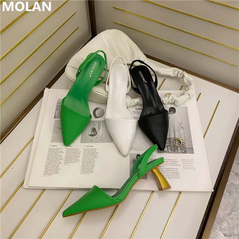 Женские босоножки на высоком каблуке MOLAN золотистые с острым носком и ремешком