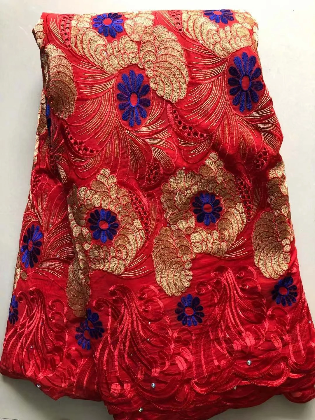 

Хорошее качество швейцарская вуаль кружевная Ткань 5 ярдов африканская хлопчатобумажная кружевная ткань для женвечерние вечернего платья ...