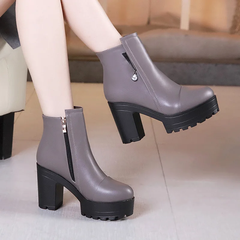 

CEYANEAO Plus Size Block Heel Platform Boots Ladies Shoes2020Autumn Winter Leather Ankle Boots High Heels Warm Plush Booties