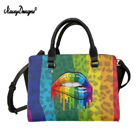 

Женская сумка-тоут с принтом «губы»