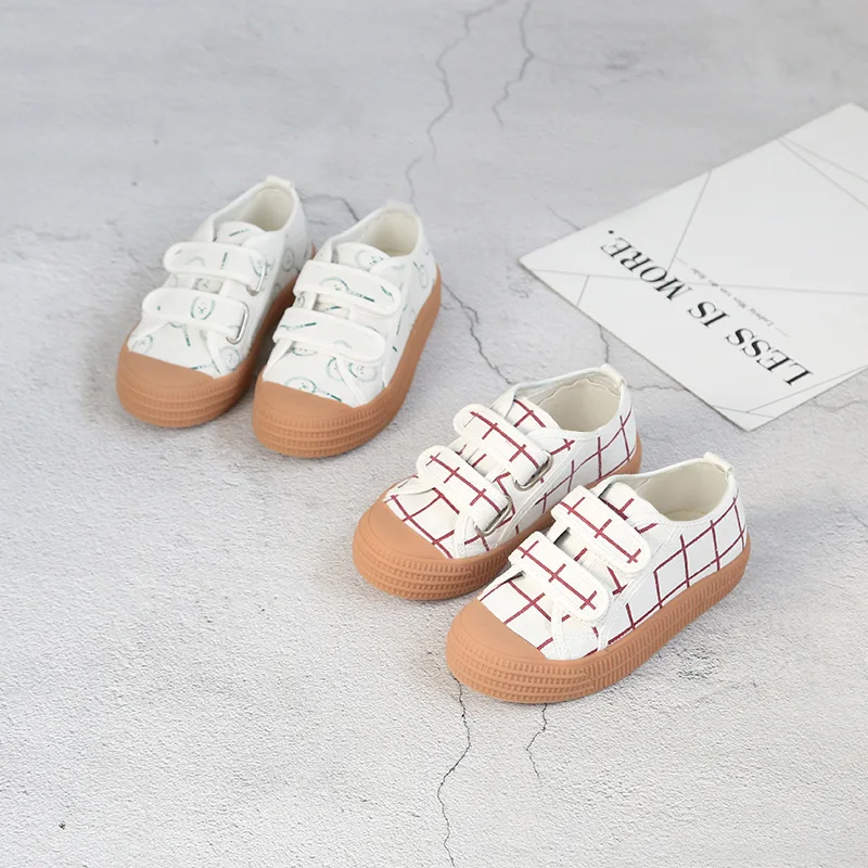 

Children's shoes 2020 spring new children's canvas shoes Velcro boys and girls Korean casual shoes