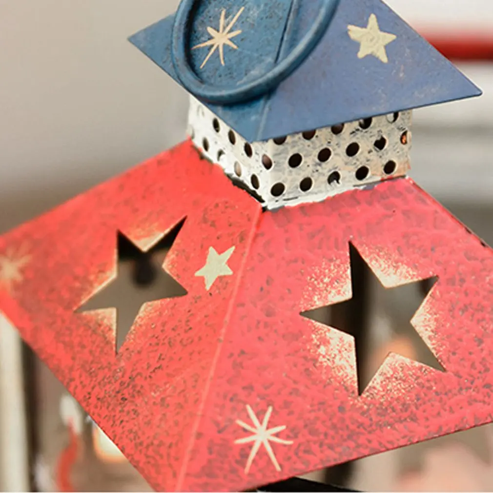 Рождественский стеклянный дымоход при свечах ужин в европейском стиле