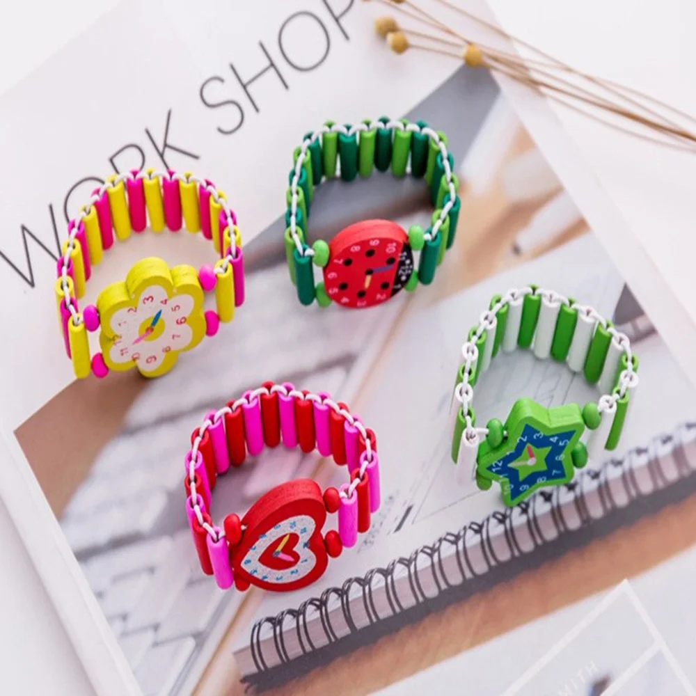 

4pcs Kids Wooden Watch Stretchy Watch Band Creative Cartoon Watch Wristband Environmental (Random Pattern)