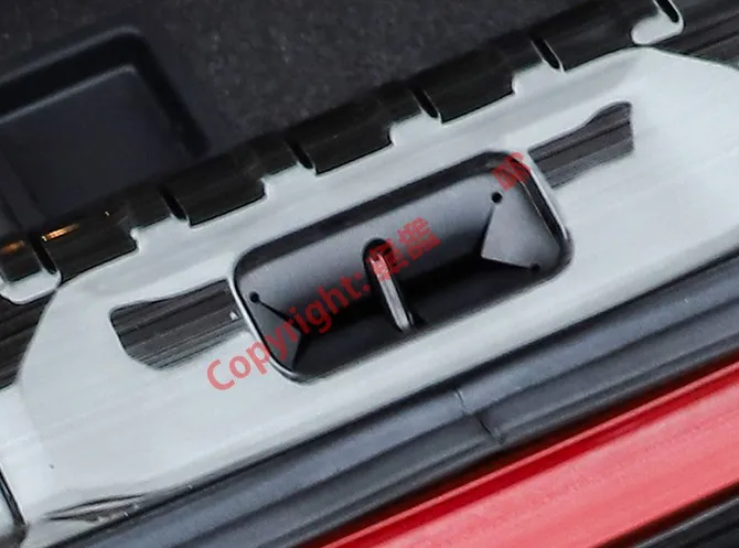 Черная декоративная Накладка на порог заднего бампера из нержавеющей стали для