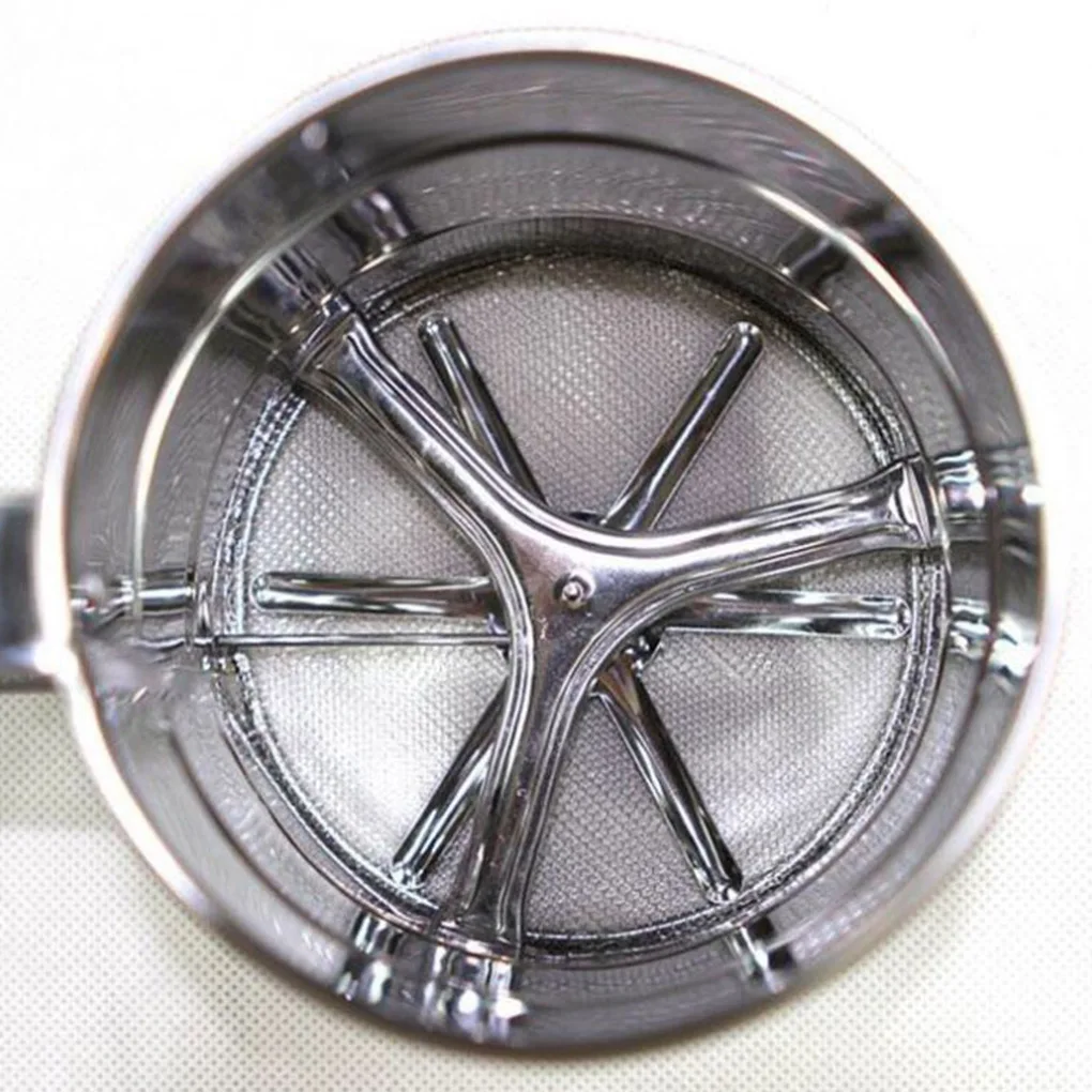 

Stainless Steel Flour Sieve Cup Powder Sieve Mesh Kitchen Gadget For Cakes Hand-Screened Sugar Mesh Sieve Baking Sieve Strainer