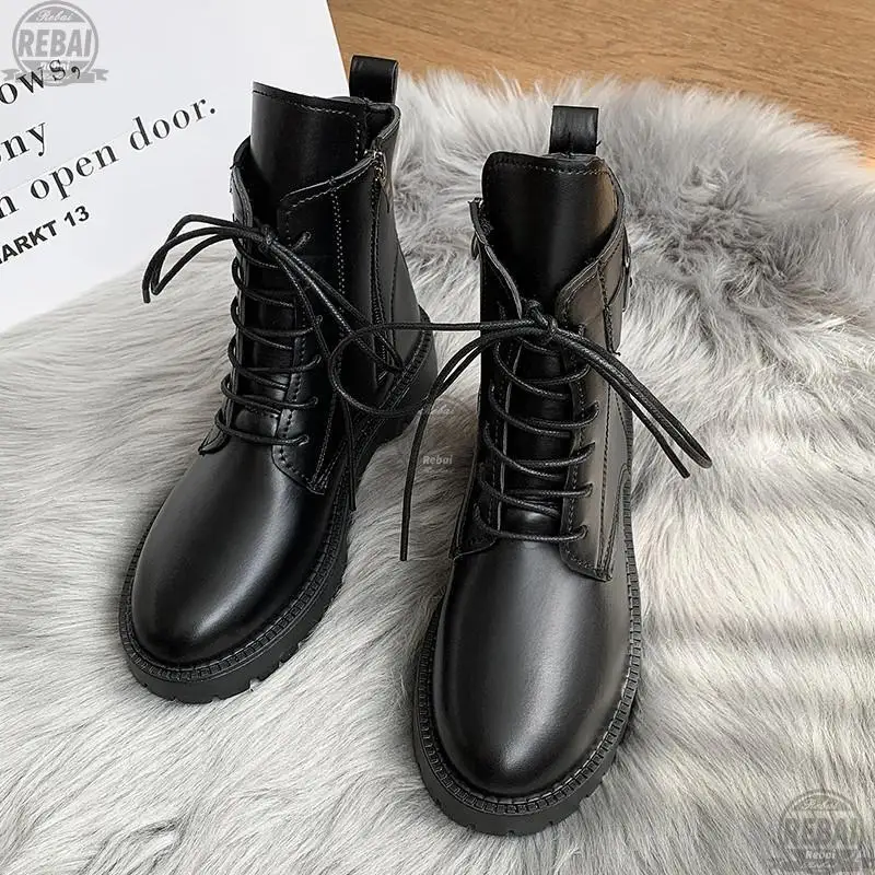 Женские ботинки на молнии с круглым носком из прорезиненной ткани | Обувь