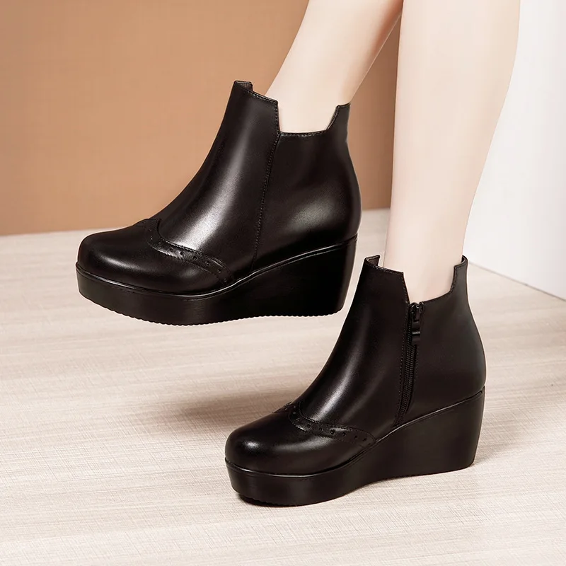 

Plus Size 32-43 Fall Winter Platform Shoes Women Boots 2022 Medium Heel Wedges Boots Ladies Leather Ankle Boots Brogues Booties