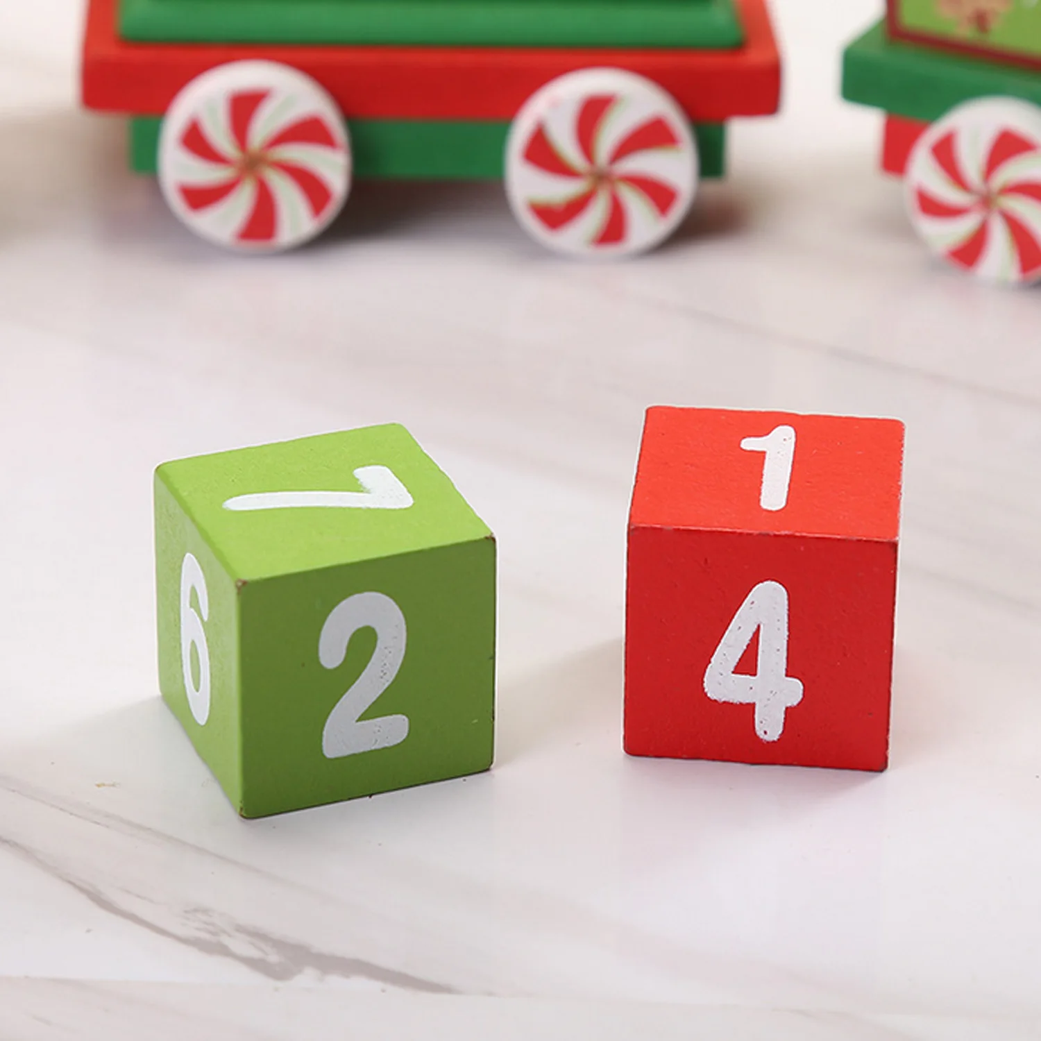 Деревянный календарь с обратным отсчетом и съемными кубиками | Дом сад