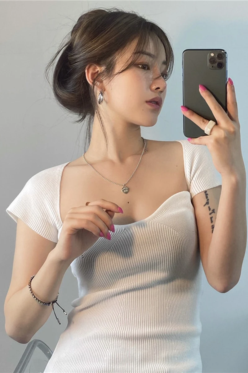 

Korean chic summer French light cooked wind square collar collarbone solid color inner short-sleeved sweater top