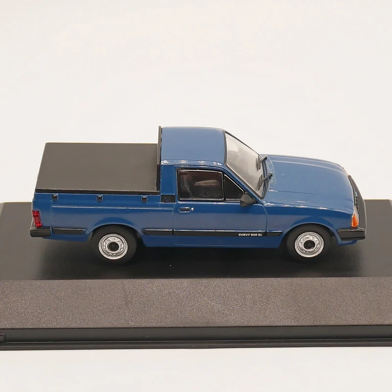 

Ixo 1:43 Chevrolet Chevy 500 1983 Diecast Car Model Alloy Toy