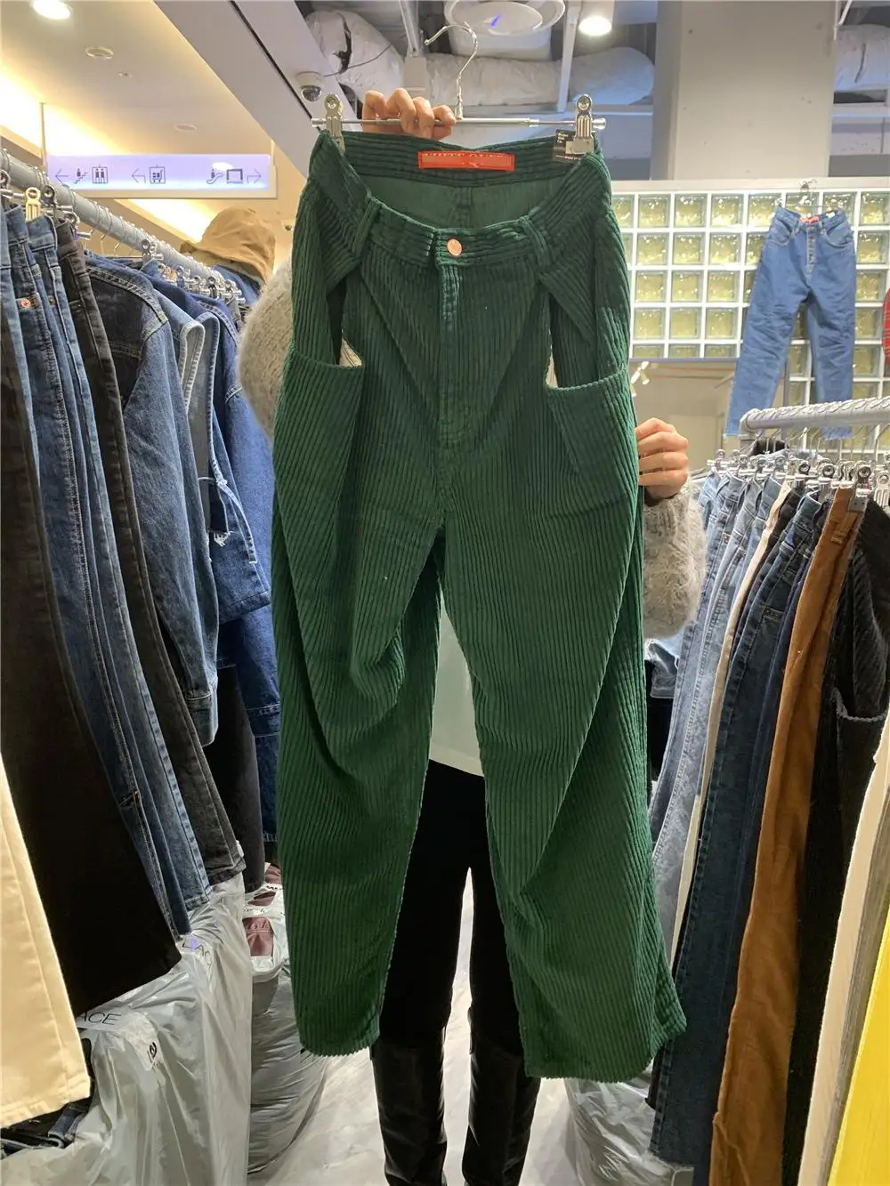 

Han Guodong door spring new fashionable restore ancient ways of tall waist corduroy trousers leisure loose wide-legged pants wom