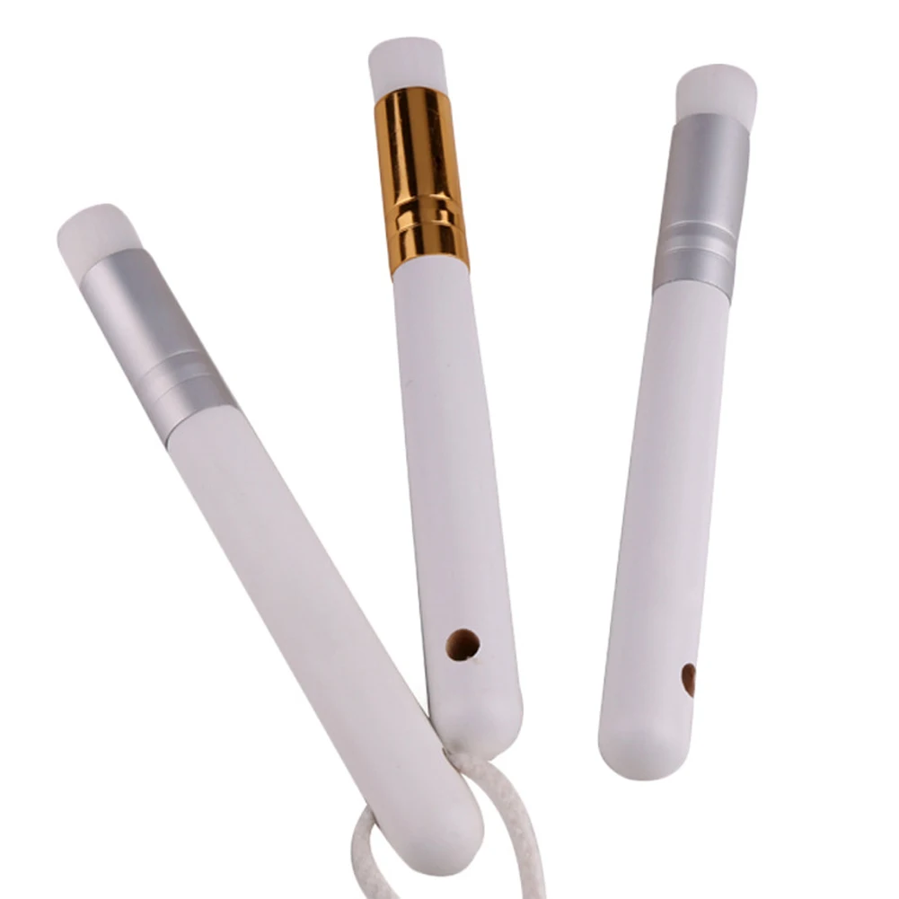 Щетка с деревянной ручкой из мягкого синтетического волокна для чистки ресниц