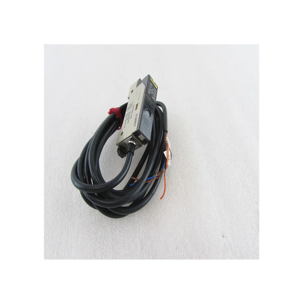 

Omron photocell sensor E3F2-R2B4-P1