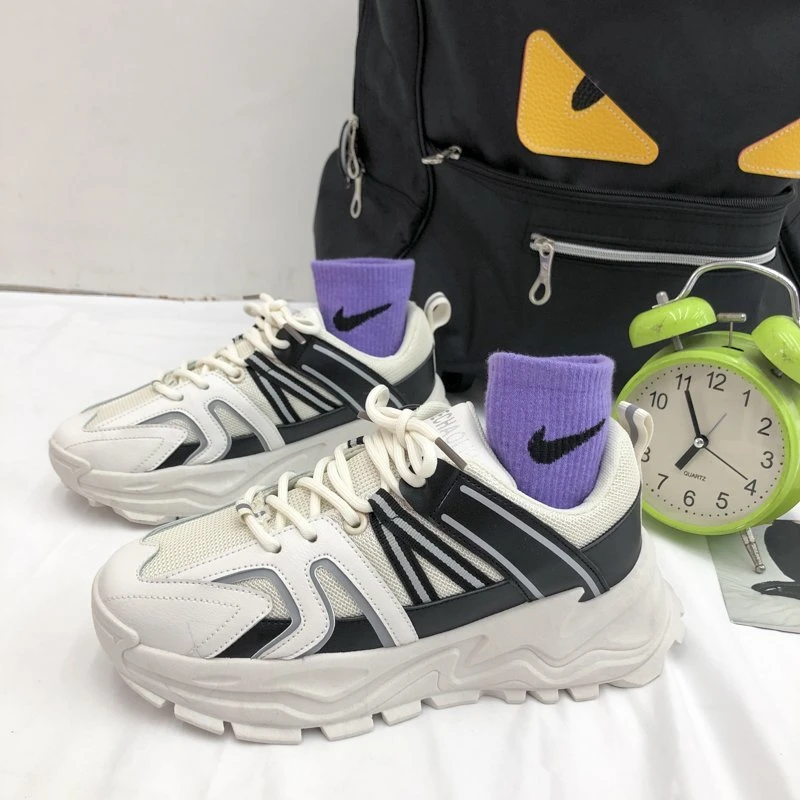 Женские белые кроссовки Модные теннисные туфли на толстой подошве Сезон весна