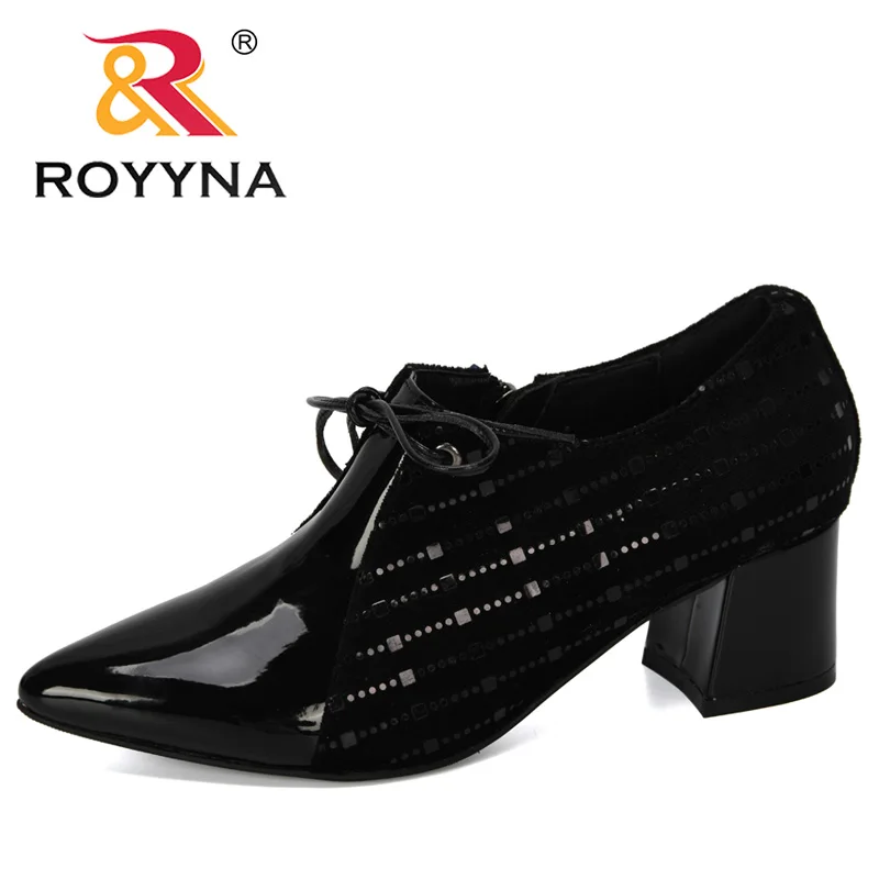 ROYYNA/Новинка 2019 года дизайнерские модные туфли-лодочки женские кожаные туфли на