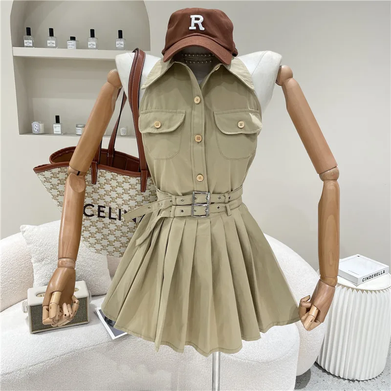 

2021 summer new retro tooling design sense niche short halterneck camisole skirt two-piece female