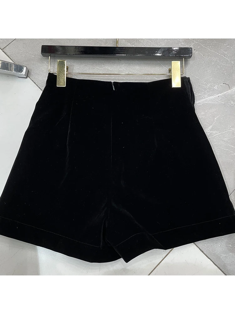 

Pure color, high waist, heavy craftsmanship, pleated velvet, tight-fitting shorts, ladies, autumn new styles, all-match
