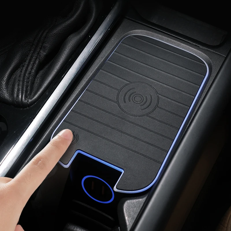 Панель беспроводного зарядного устройства для телефона Volvo V60 2019 2020