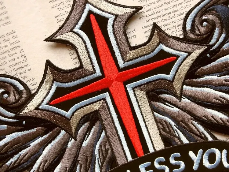 Большой тканевый значок нашивки с крестом и крыльями орла в стиле панк байкера