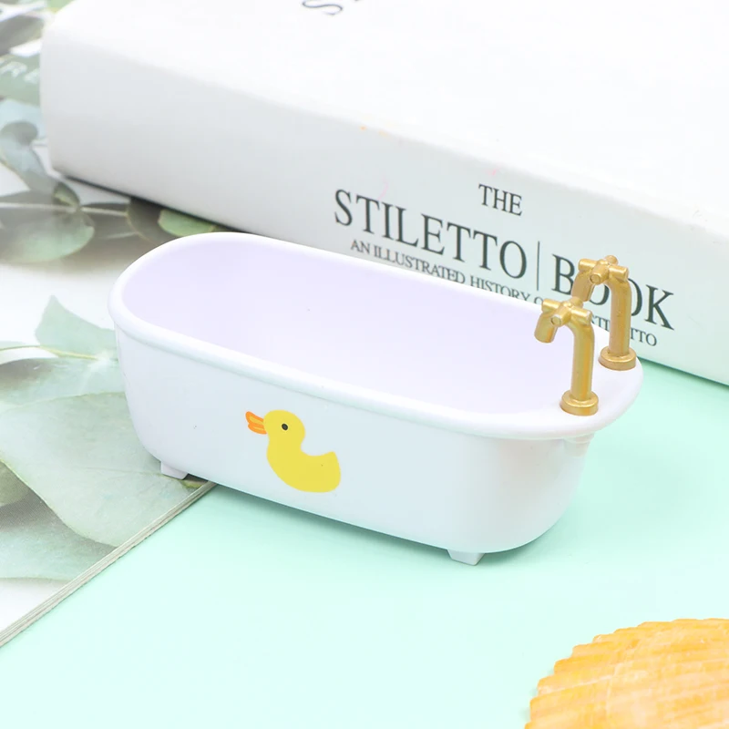 

1PC 1/12 Dollhouse Miniatures White Bathtub Furniture Bathroom Accessor Cute Duckling Decoration Bathtub Kids Pretend Toy