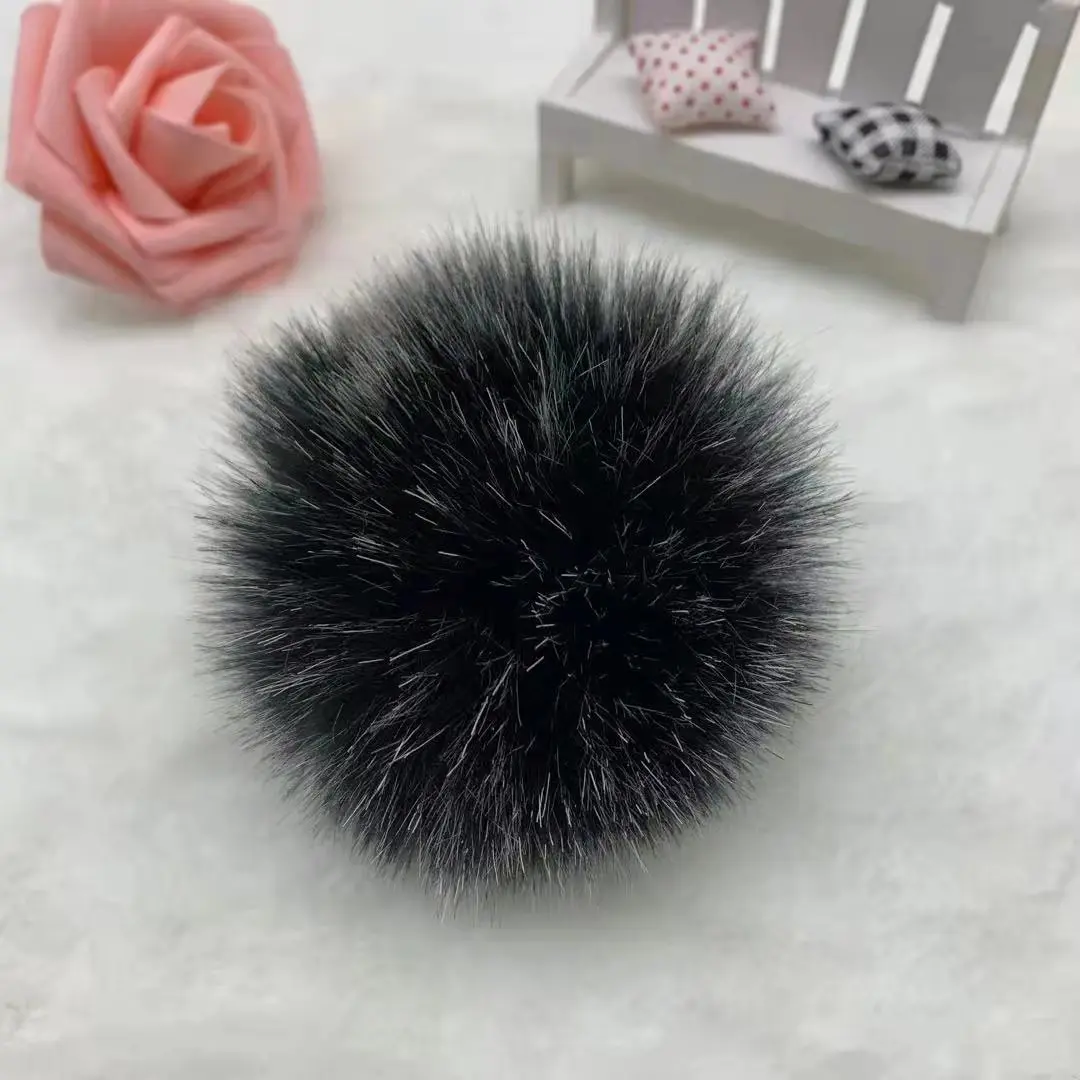 Шапка с помпоном из натурального Лисьего меха резинкой | Дом и сад