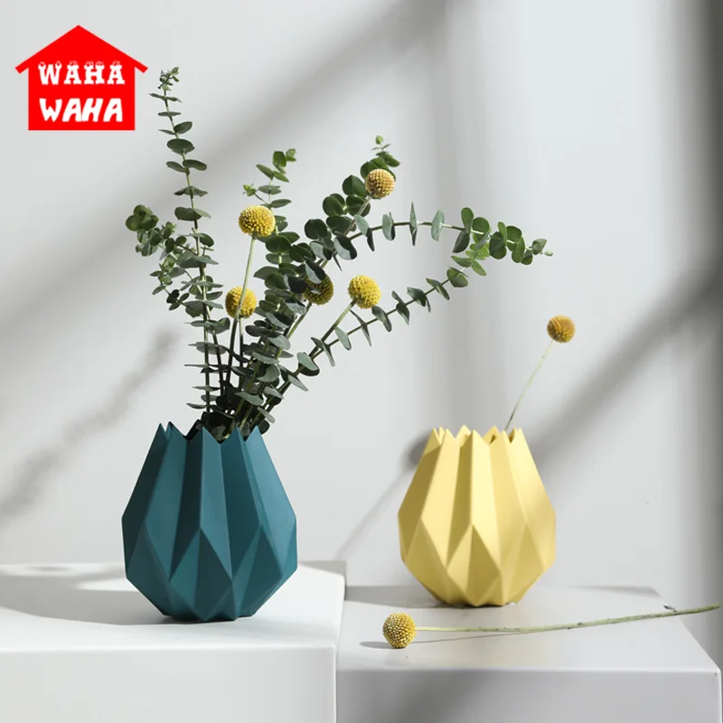 

Modern Minimalist Ceramic Origami Vase Mini Vases Flower Pot Vase Desktop Table Vase for Wedding Decor Home Decor Accessories