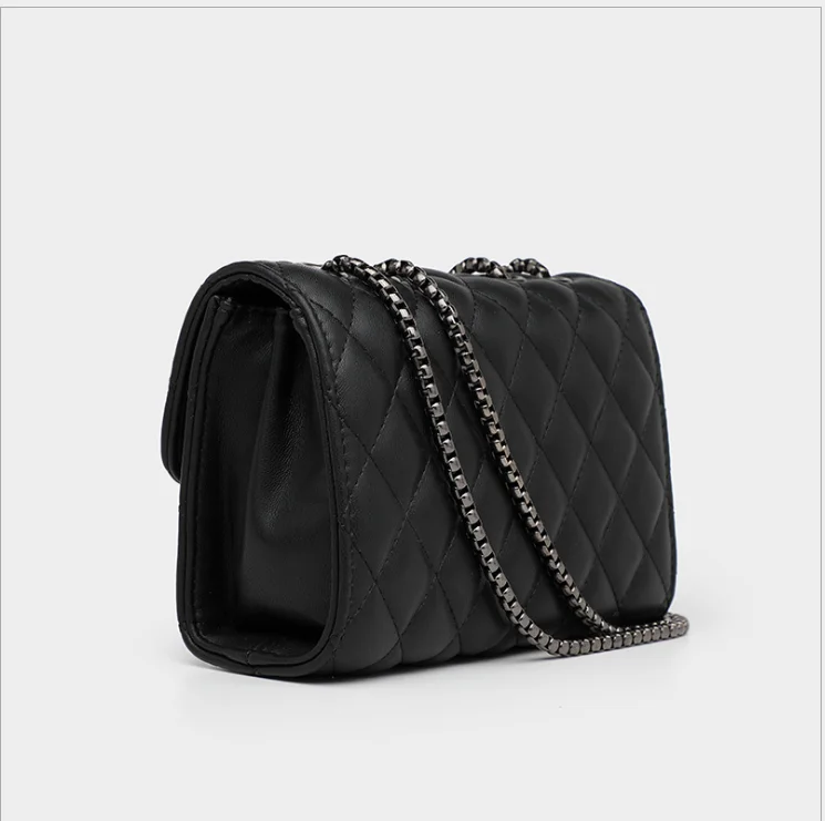 

8880Women's messenger bag women's flap bag PU material thick chain shoulder bag women's handbag and purse