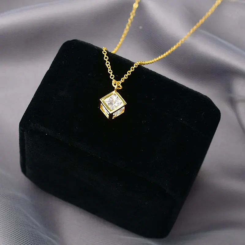 

Korean Fashion Hollow Cubic Zircon Necklace