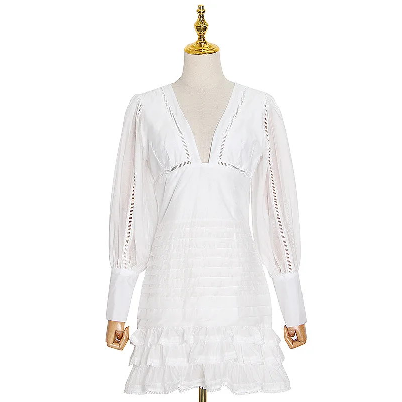 

Tide brand early autumn new holiday v-neck lantern sleeve layer pleated waist cake dress women