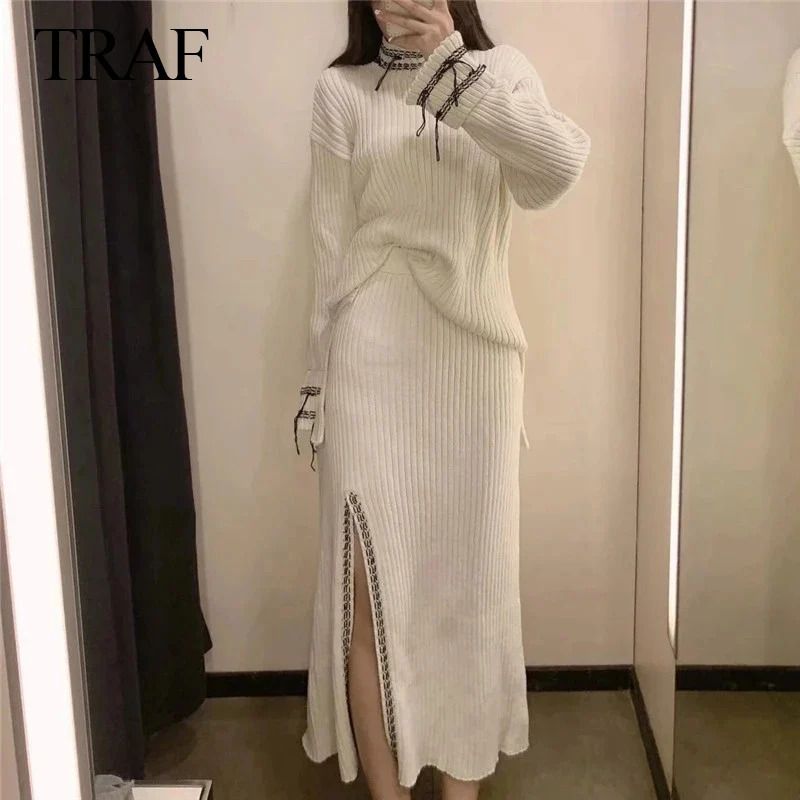 

TRAF Za 2021 Beige Knitted Sweater Woman Autumn Long Sleeve Sweater Pullover Women Chic Fringing Streetwear Knitted Suit Mujer