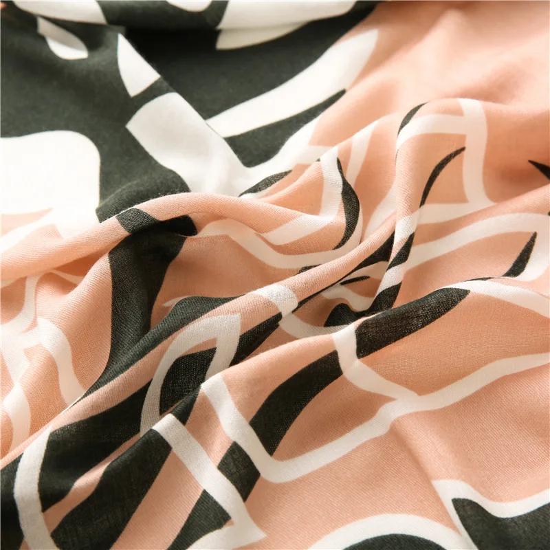 Рисунок 4 - Женский роскошный Фирменный шарф