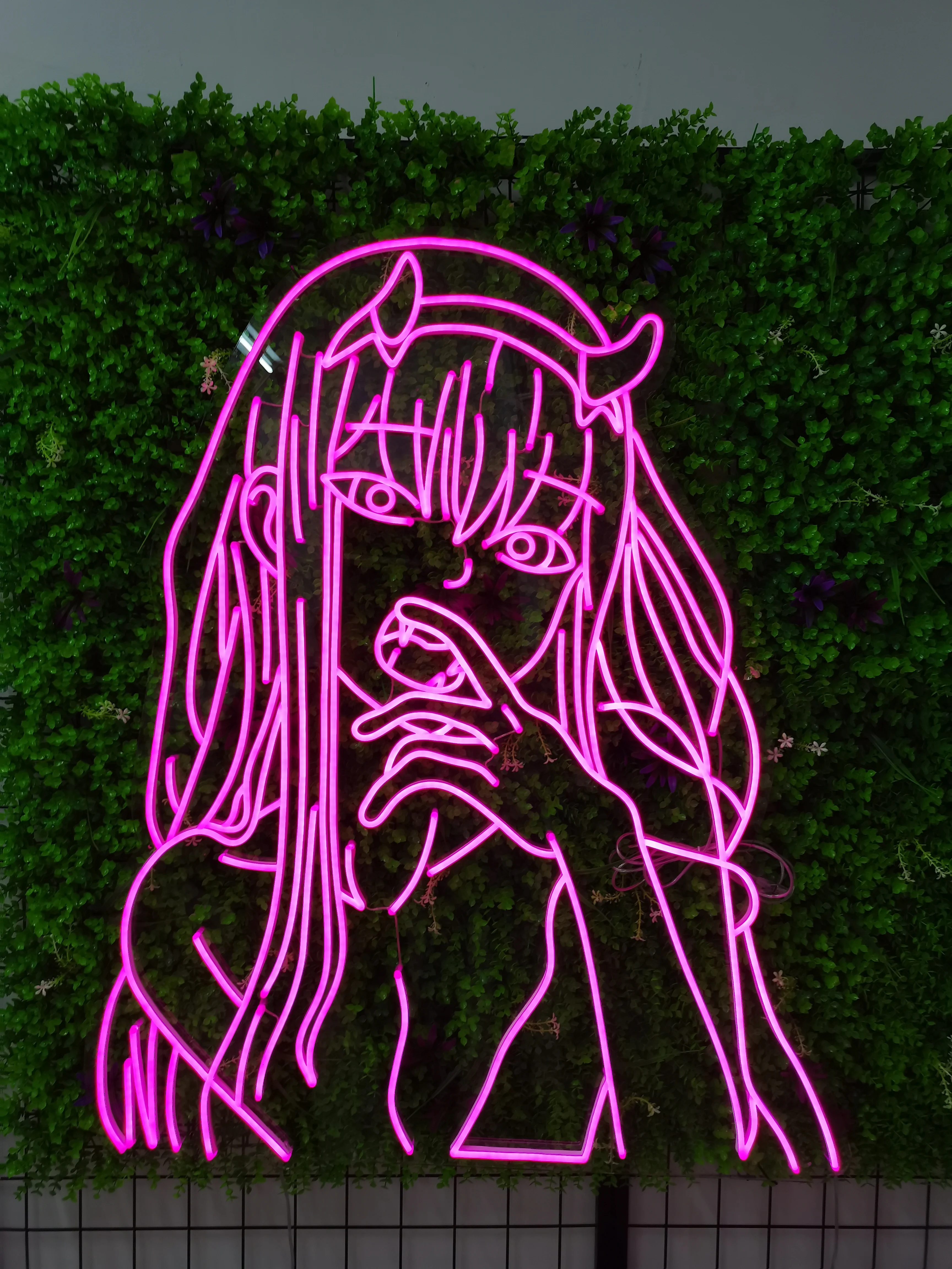 

Сердитой девушки анимации неоновый светильник неоновая вывеска для Бар Паб Ресторан ярче бренд масляной живописи стены дома искусство Веч...